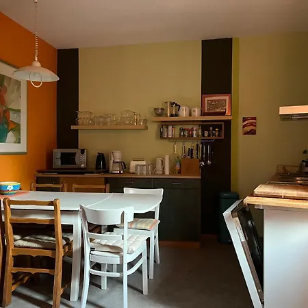 Gaestehaus Susanne Pfaffmann 招待所 朗道因德普法尔茨